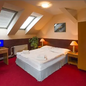 https://a-plus-hotel-hostel.praguehotelsweb.com